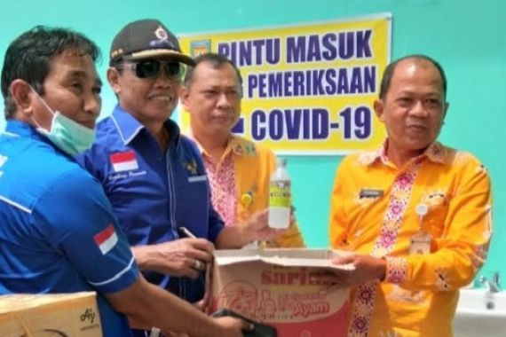 Bambang Demokrat Gelontorkan APD ke RS Sultan Imanuddin - JPNN.COM