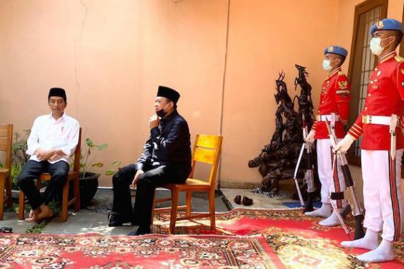 Cerita Bamsoet Saat Melayat Almarhumah Ibunda Jokowi - JPNN.COM