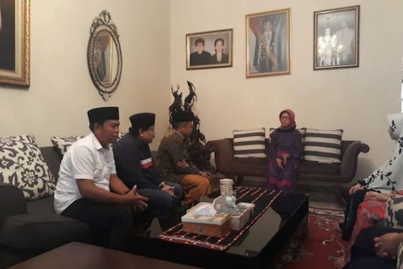 Gus Nabil Sebut Ibunda Presiden Jokowi, Panjenengan Perempuan Hebat - JPNN.COM