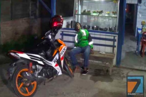 Driver Ojol Merintih Sakit di Warung, Tak Ada Warga yang Berani Membawa ke RS - JPNN.COM