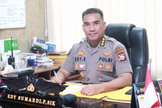 Polisi Bubarkan 1.723 Perkumpulan Massa di Banten - JPNN.COM