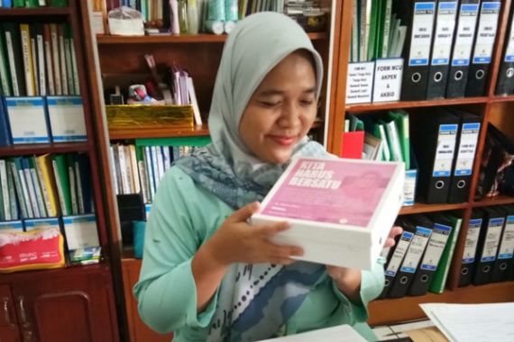  Virus Corona: Diana Dewi Bagikan Nasi Kotak ke Rumah Sakit Hingga Akhir April - JPNN.COM