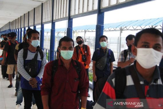 Ribuan TKI dari Malaysia Pulang Lewat Riau, Bagaimana Kesehatannya? - JPNN.COM