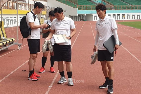 Kondisi Terkini Asisten Pelatih Timnas Gong Oh Kyun setelah Dinyatakan Positif COVID-19 - JPNN.COM