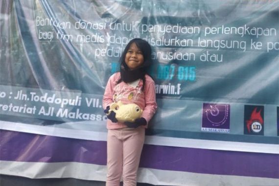 Yasmin, Bocah 6 Tahun Bongkar Celengan Ikan Demi Tenaga Medis Corona - JPNN.COM