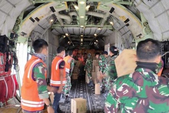 TNI Kerahkan Hercules Angkut Logistik untuk Penanganan Pasien Covid-19 di Pulau Galang - JPNN.COM