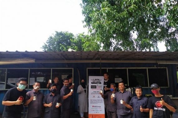 Kembali Beraksi, Kopi Jujur Berikan Donasi ke Sopir Taksi - JPNN.COM