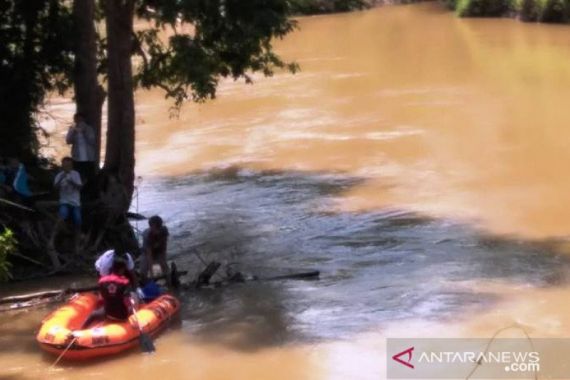 Dua Pelajar Itu Akhirnya Ditemukan Mengapung di Sungai Masang Kiri - JPNN.COM