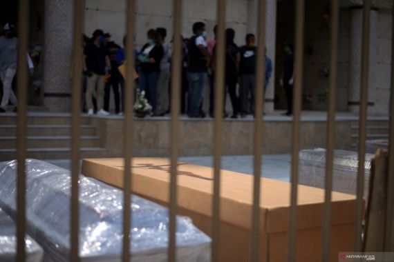 Tahanan Dapat Tugas Membuat Peti Mati untuk Korban Corona - JPNN.COM