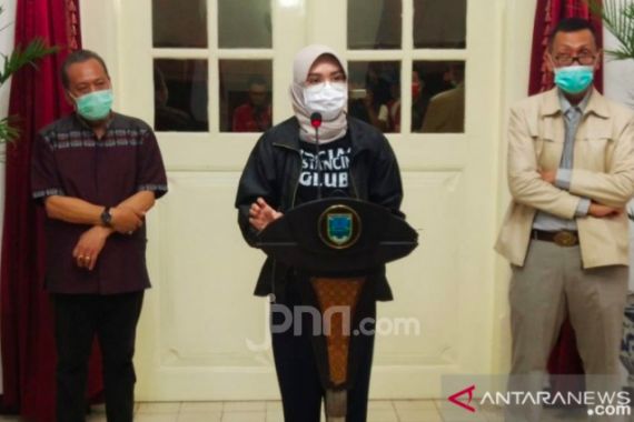 Ada Kabar dari Bupati Cantik, Satu Tokoh Agama Positif Covid-19 - JPNN.COM