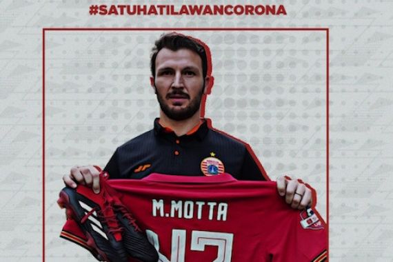 Jersey dan Sepatu Bersejarah Marco Motta Terlelang Rp13 Juta - JPNN.COM