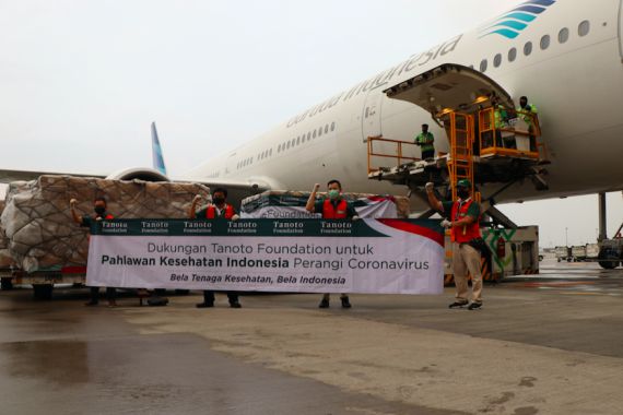 Bantuan APD 30 Ton dari Tanoto Foundation untuk Tenaga Medis sudah Mendarat di Indonesia - JPNN.COM