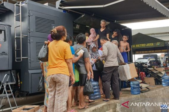 Polda Metro Dirikan Sebelas Dapur Umum untuk Masyarakat Terdampak COVID-19 - JPNN.COM