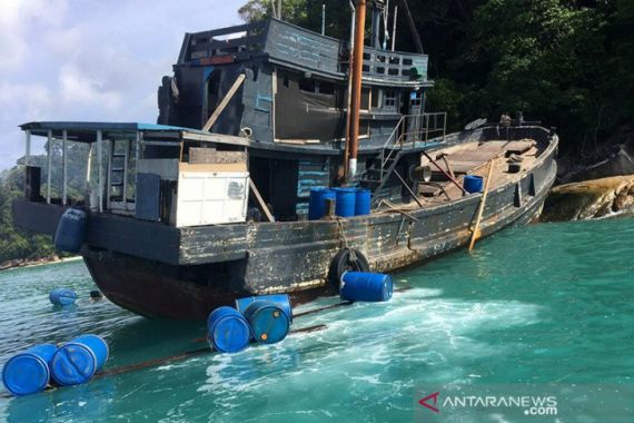 Ngeri! Puluhan Warga Tewas di Atas Perahu, 382 Orang Selamat - JPNN.COM