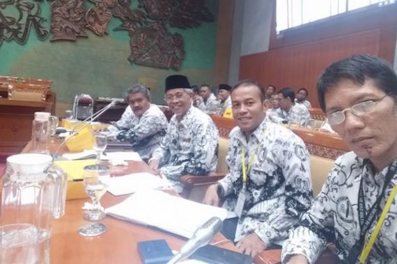 Alhamdulillah, Guru Honorer Non K2 Sekarang Dapat Bernapas Lega - JPNN.COM