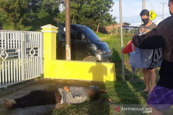 Pengendara Motor Kejang-kejang, Lalu Meninggal di Depan Kantor Golkar - JPNN.COM