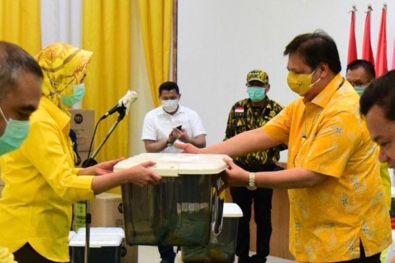 Aksi Nyata Kader Golkar Perangi Wabah Virus Corona - JPNN.COM