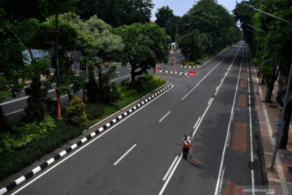 Ribuan Kendaraan Langgaran Aturan PSBB Tahap I di Surabaya - JPNN.COM