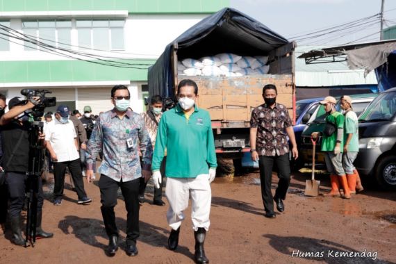 Kemendag Menyalurkan Bantuan Fasilitas Kesehatan di 157 Pasar - JPNN.COM