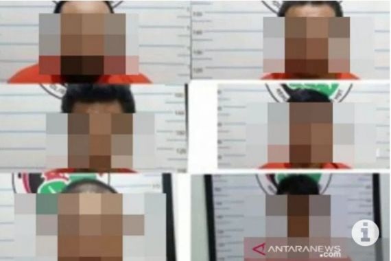 Enam Pemuda Tak Berkutik saat Dipergoki Tengah Berbuat Terlarang di sebuah Rumah - JPNN.COM