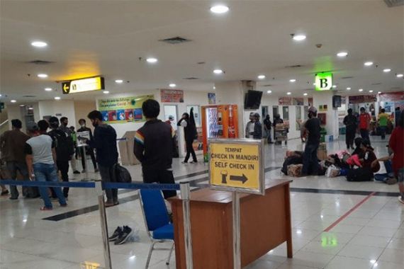 Di Terminal Pulo Gebang, Akila Berusaha Mendahului Jokowi - JPNN.COM