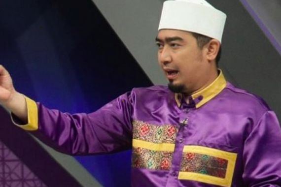 Syekh Ali Jaber Ditusuk, Ustaz Solmed: Usut Sampai Tuntas - JPNN.COM