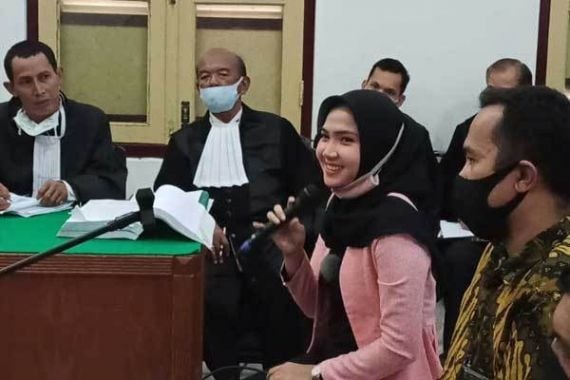 Zuraida Sebut Aspri Cantik Ini jadi Salah Satu Alasannya Nekat Membunuh Hakim Jamaludin - JPNN.COM