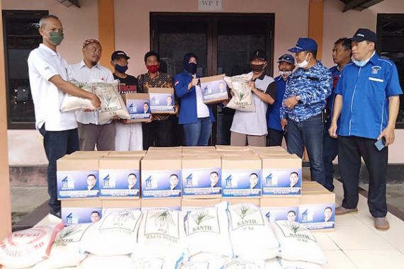Bramantyo DPR Bagikan 1.000 Paket Sembako Kepada Warga Terdampak Covid-19 - JPNN.COM