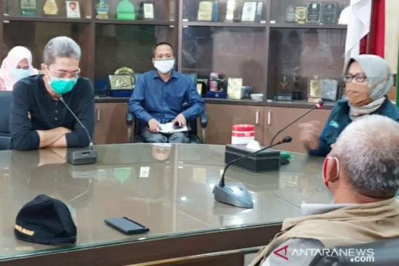 Lima Kepala Daerah Kembali Desak Penghentian KRL - JPNN.COM