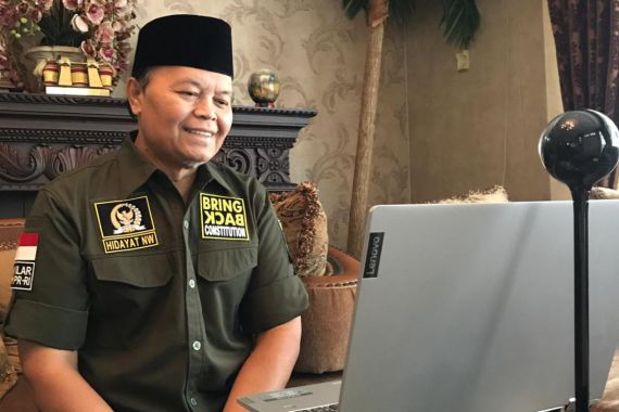 HNW: Pemerintah Harus Konsekuen Melaksanakan UU Pesantren - JPNN.COM