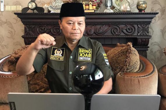 Hidayat Nur Wahid Dukung Ponpes Jadi Sentra Pengembangan Ekosistem Ekonomi dan Keuangan Syariah - JPNN.COM