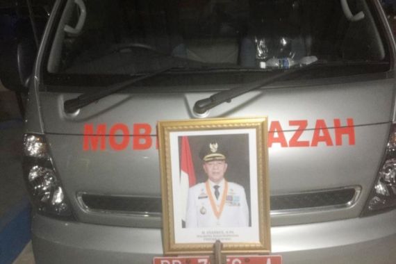 TNI-Polri Usir Warga Saat Pemakaman Wali Kota Tanjungpinang - JPNN.COM