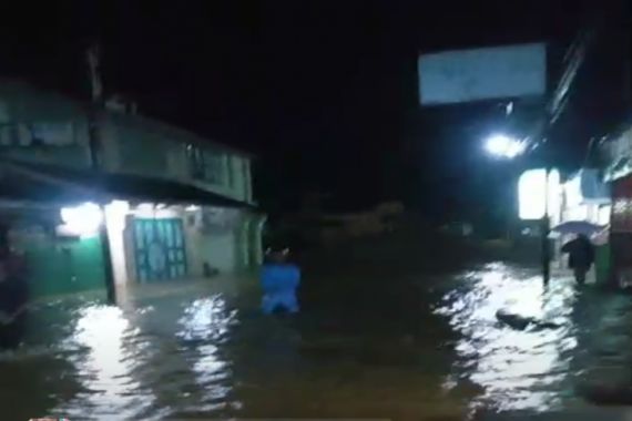 Dua Sungai Meluap, Puluhan Rumah di Kecamatan Kuala Terendam Banjir - JPNN.COM