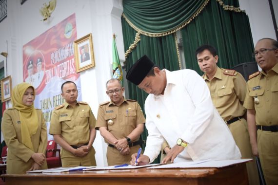 OPD Jabar Tanda Tangani Pakta Integritas Tahun Reformasi Birokrasi Juara - JPNN.COM