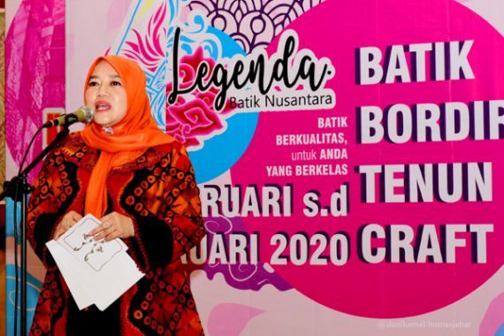 Lina Ruzhan Apresiasi Pameran Legenda Batik Nusantara 2020 - JPNN.COM