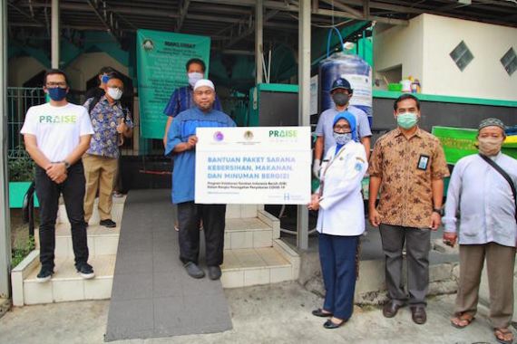 Human Initiative Bersama PRAISE Distribusikan Bantuan ke Masyarakat terdampak Covid-19 - JPNN.COM