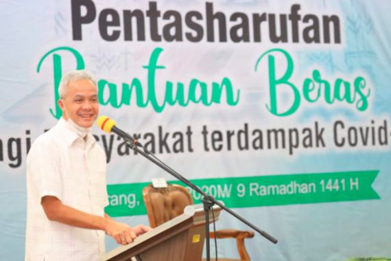 Lebaran Tahun Ini Berbeda, Ganjar: Kita Harus Terima, Kita Lagi Dikasih Cobaan - JPNN.COM