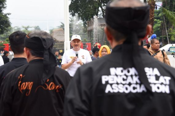 Sekda Jabar Ajak Masyarakat Lestarikan Pencak Silat - JPNN.COM