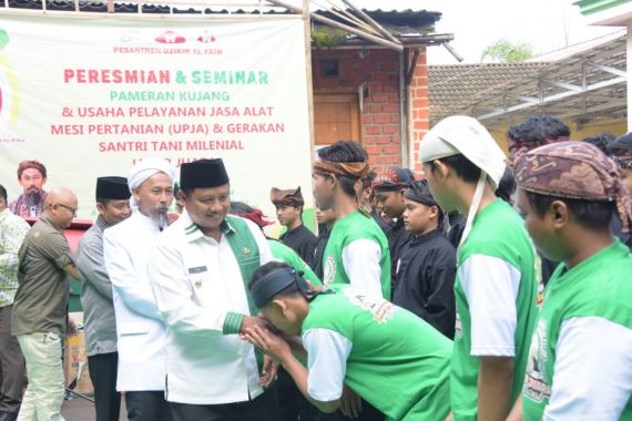 Wagub Jabar Resmikan Seminar Kujang dan Santani di Sukabumi - JPNN.COM