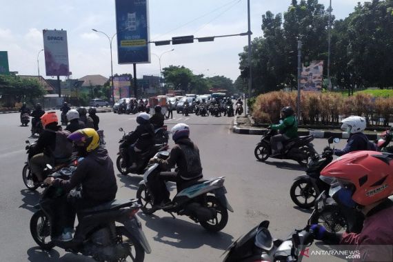 PSBB di Kota Bandung Belum Efektif, Wali Kota ke Mana? - JPNN.COM