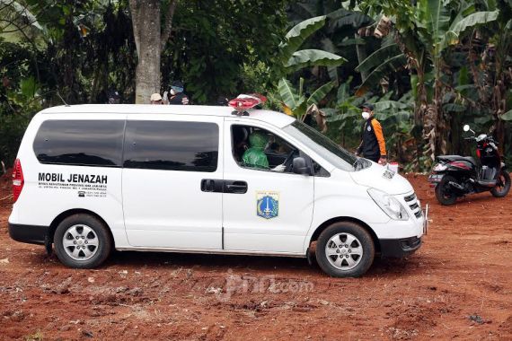 Ambulans Milik Pemkot Surabaya Menolak Angkut Jenazah Warga - JPNN.COM