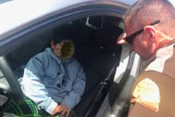 Polisi Tangkap Bocah 5 Tahun Karena Mengemudikan Mobil di Jalan Tol - JPNN.COM