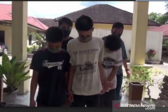 Masa Belajar di Rumah, Tiga Pelajar Ini Malah Asyik Berbuat Terlarang - JPNN.COM