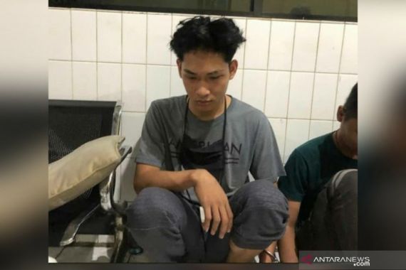 Ferdian Paleka Ditangkap di Jalan Tol Tengah Malam, Tertunduk Lesu - JPNN.COM