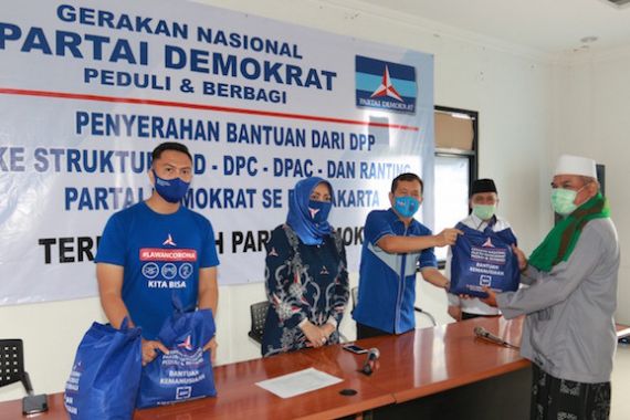 Demokrat Kembali Distribusikan Paket Sembako Kepada Kader dan Warga Jakarta - JPNN.COM