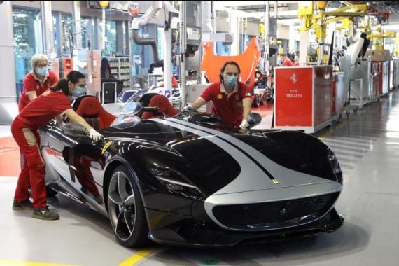 Model Pertama Ferrari yang Lahir Sejak Pabrik Ditutup Sementara - JPNN.COM