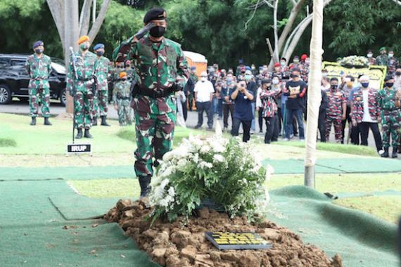 Panglima TNI Pimpin Upacara Pemakaman Jenderal Djoko Santoso - JPNN.COM