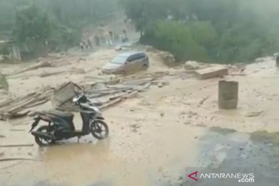 Belasan Rumah Warga di Aceh Tengah Hancur Diterjang Banjir Bandang, nih Fotonya - JPNN.COM