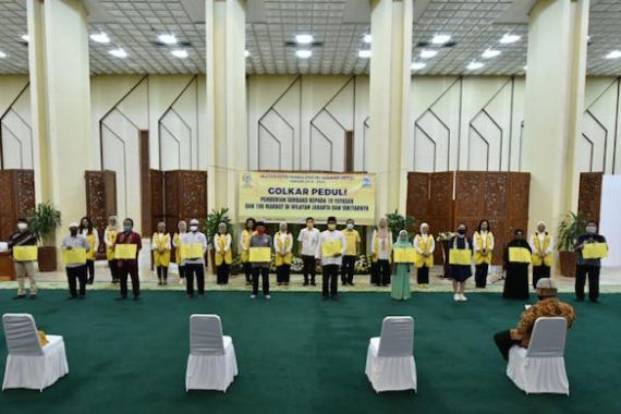 Ikatan Istri Anggota Fraksi Golkar DPR Berbagi Berkah di Bulan Ramadan - JPNN.COM