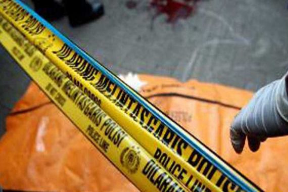 Petugas Kebersihan Temukan Mayat Perampok Bermasker di Kali Cengkareng - JPNN.COM